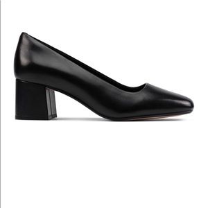 NIB Clarks Sheer Rose 2 Black Leather Pumps